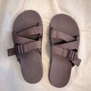 Chaco women’s Chillo Slides size 9 used